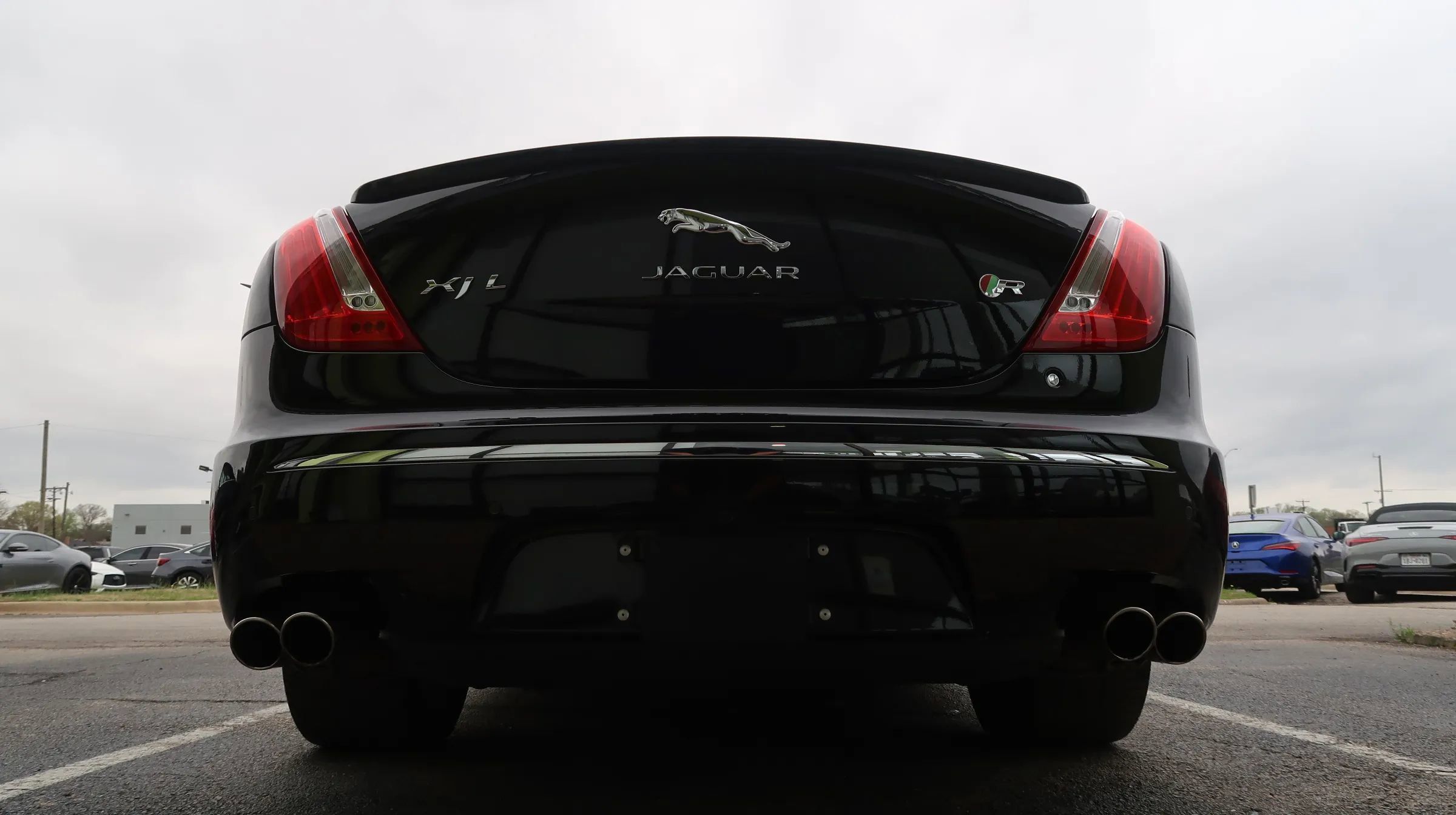 Used 2014 Jaguar XJ R LWB RWD image 9