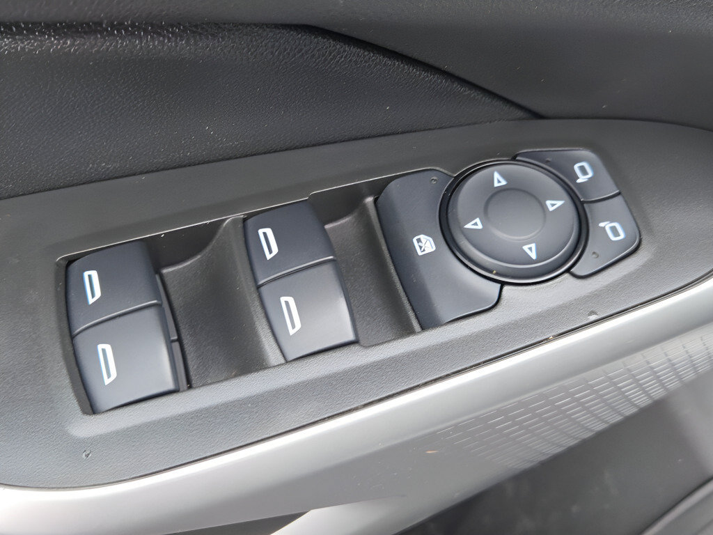 Certified 2024 Chevrolet Trax LS FWD image 25