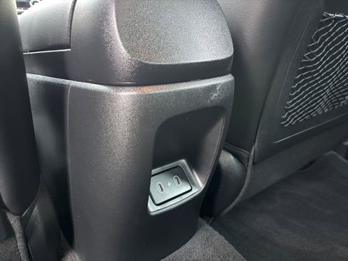 Used 2024 Hyundai Elantra Limited image 35