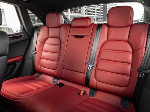 Certified 2026 Porsche Macan S AWD/4WD image 29