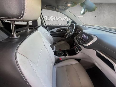 Used 2022 GMC Terrain SLT FWD image 30