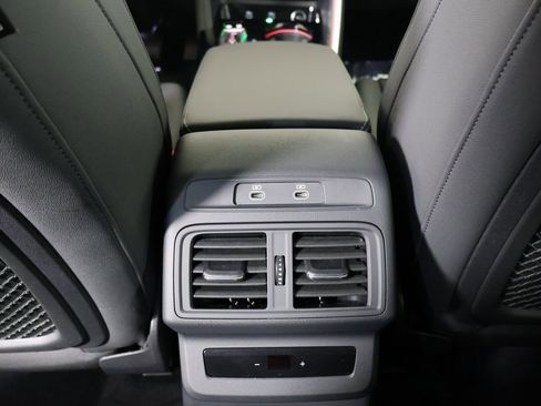 Used 2025 Audi Q5 Premium w/ Convenience Package image 24