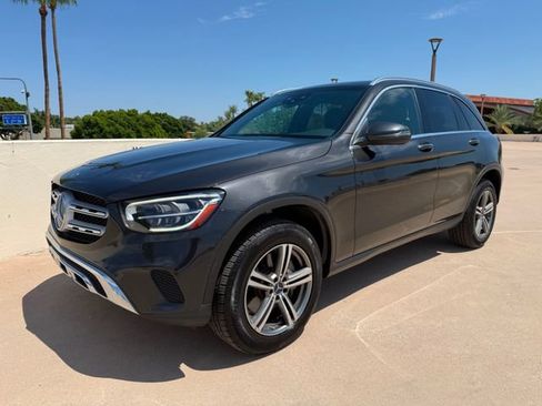 Used 2020 Mercedes-Benz GLC 300 image 3