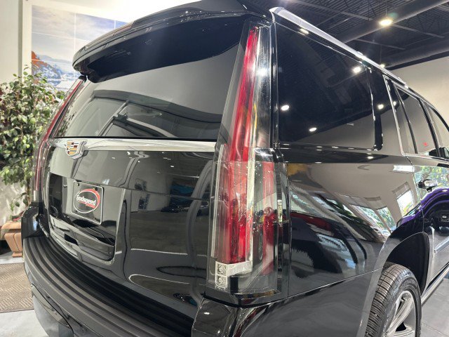 Used 2015 Cadillac Escalade Premium AWD/4WD image 38