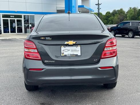 Used 2019 Chevrolet Sonic LT w/ Convenience Package FWD image 4