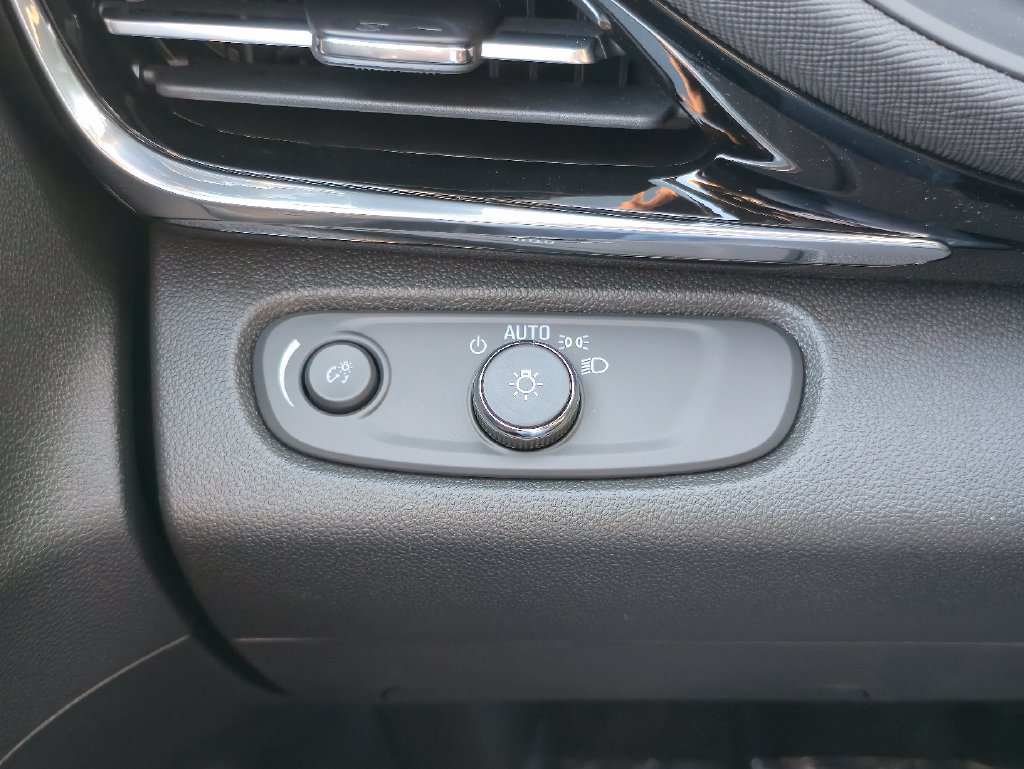 New 2026 Buick Envista Sport Touring w/ Convenience I Package FWD image 18