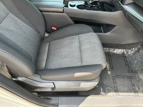 Used 2025 Nissan Rogue SV AWD/4WD image 15