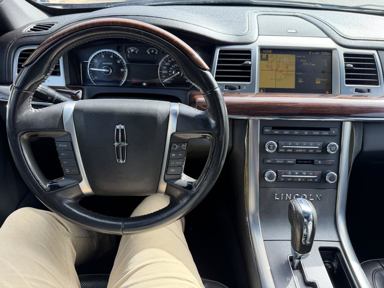 Used 2009 Lincoln MKS AWD image 23