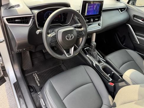 Certified 2025 Toyota Corolla Cross XLE w/ Convenience Package AWD/4WD image 13