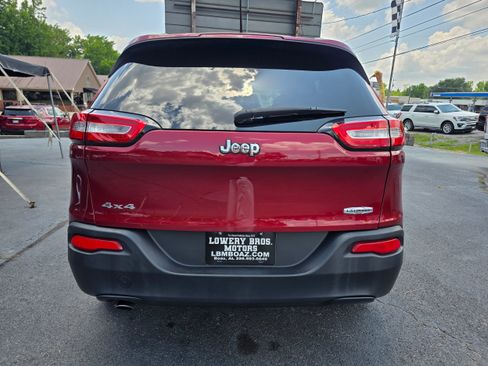 Used 2014 Jeep Cherokee Latitude w/ Cold Weather Group AWD/4WD image 6