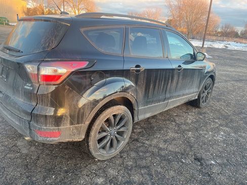 Used 2017 Ford Escape SE w/ Equipment Group 201A image 5