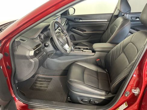 Used 2024 Nissan Altima 2.0 SR image 15