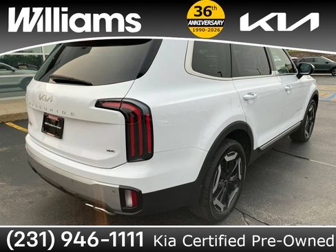 Used 2023 Kia Telluride EX w/ EX Captain's Chair Package AWD/4WD image 11