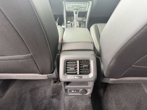 Used 2024 Volkswagen Tiguan SE R-Line FWD image 26