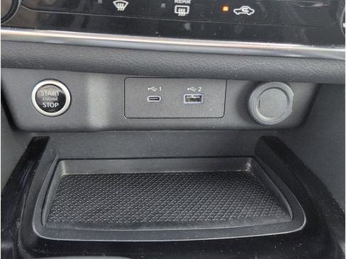 Used 2023 Nissan Rogue S image 17