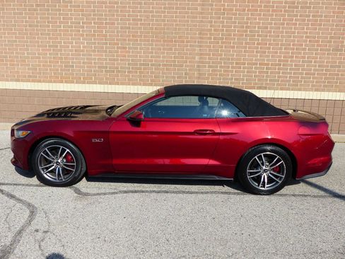 Used 2017 Ford Mustang GT Premium RWD image 5