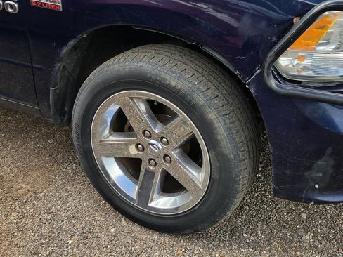 Used 2014 RAM 1500 Express RWD image 9