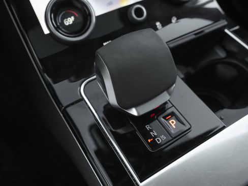 Used 2023 Land Rover Range Rover Velar R-Dynamic S image 16