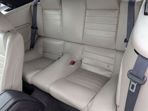 Used 2010 Ford Mustang Convertible image 15