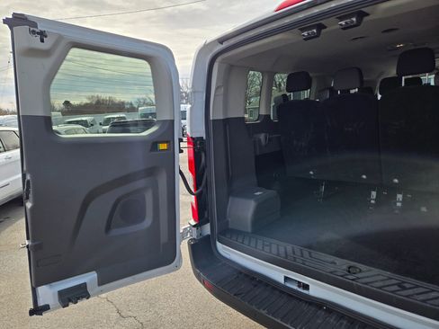 Used 2024 Ford Transit 350 XLT image 39