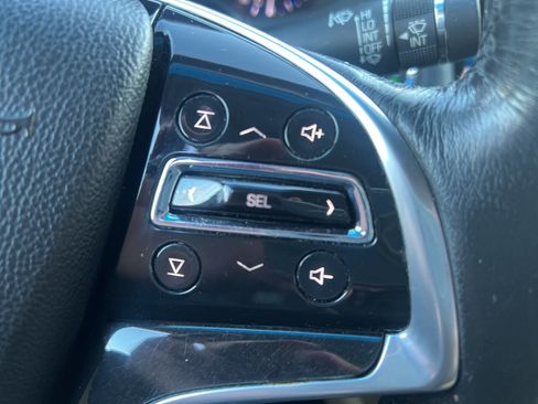 Used 2013 Cadillac XTS Luxury image 25