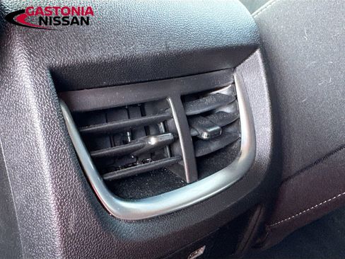 Used 2025 Chevrolet Blazer LT AWD/4WD image 35