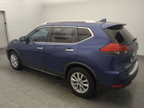 Used 2017 Nissan Rogue SV FWD image 3