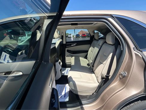 Used 2020 Ford Edge Titanium w/ Equipment Group 301A FWD image 12