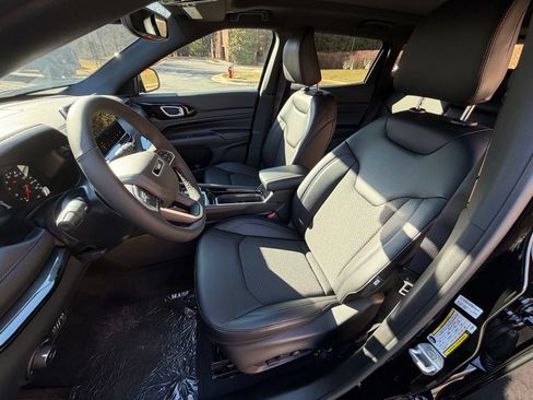 New 2026 Jeep Compass Latitude w/ Sun and Sound Group AWD/4WD image 15