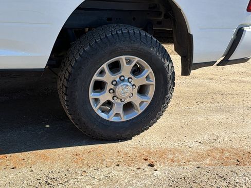 Used 2024 RAM 2500 Laramie image 12