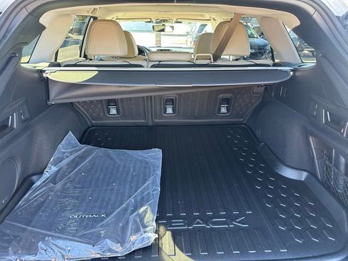 Used 2025 Subaru Outback Limited image 7