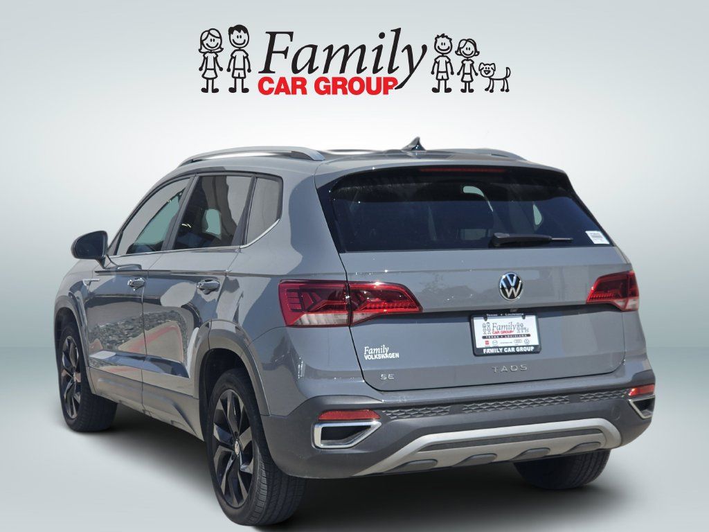 Used 2024 Volkswagen Taos SE FWD image 3
