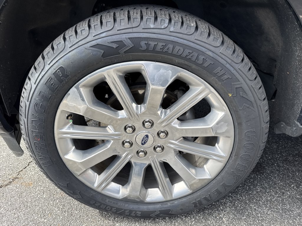 Used 2022 Ford F150 Limited AWD/4WD image 11