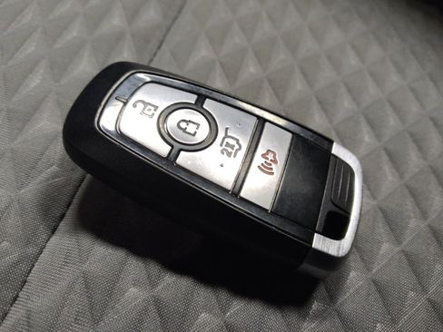 Used 2021 Ford Escape SE w/ SE Sport Appearance Package FWD image 32