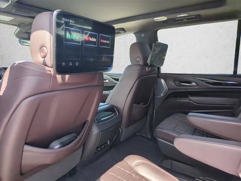 Used 2024 Cadillac Escalade ESV Sport Platinum w/ LPO, ONYX Package AWD/4WD image 18