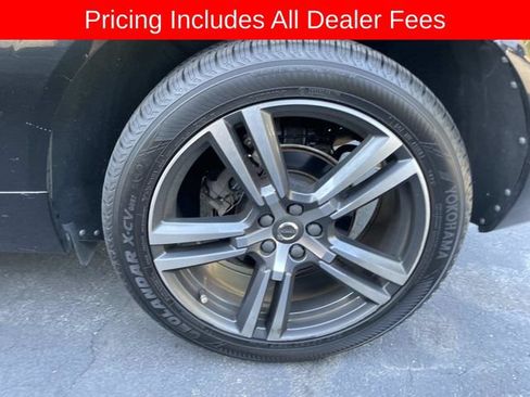 Used 2018 Volvo XC60 T5 Momentum w/ Vision Package AWD/4WD image 3