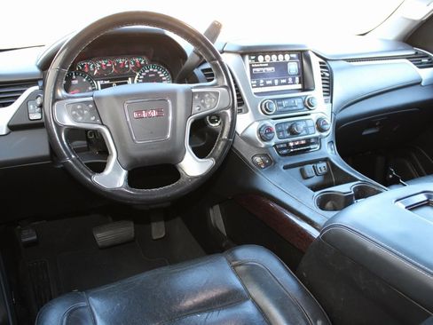 Used 2019 GMC Yukon XL SLT w/ Open Road Package image 5