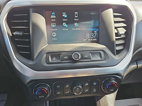 Used 2019 GMC Acadia SLE image 28