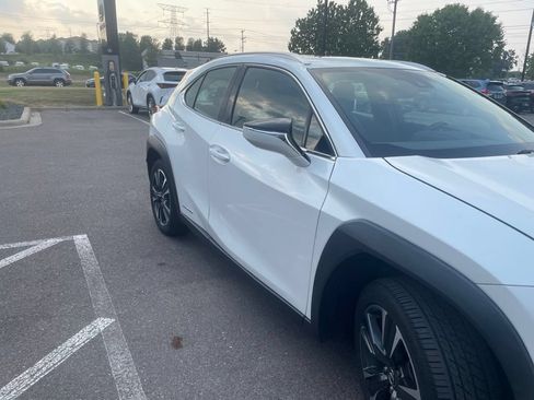 Used 2019 Lexus UX 250h w/ Premium Package AWD/4WD image 41