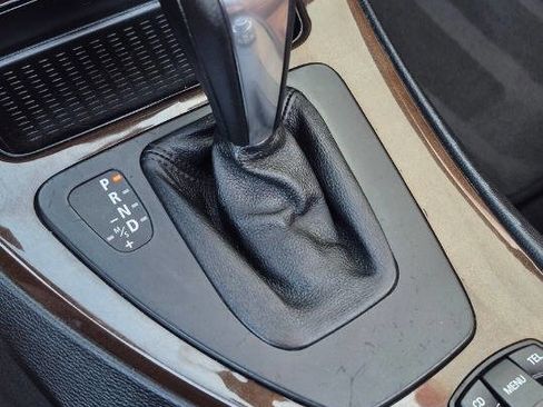 Used 2009 BMW 328i Convertible image 44