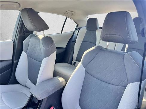Used 2020 Toyota Corolla LE image 16
