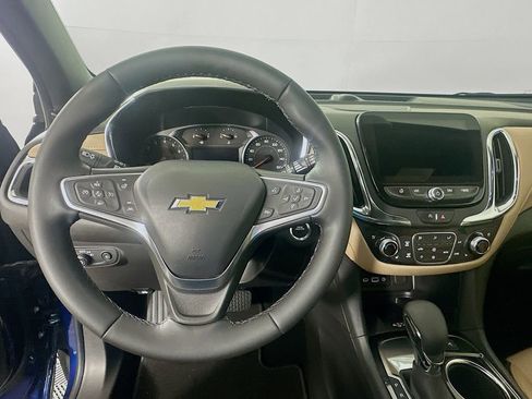 Used 2023 Chevrolet Equinox Premier image 11