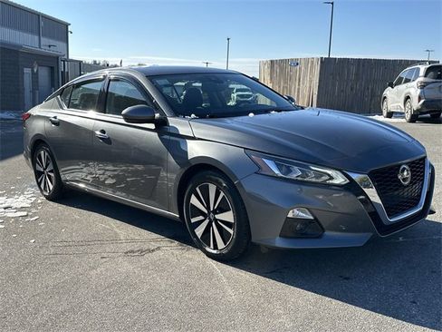 Used 2019 Nissan Altima 2.5 SV image 11