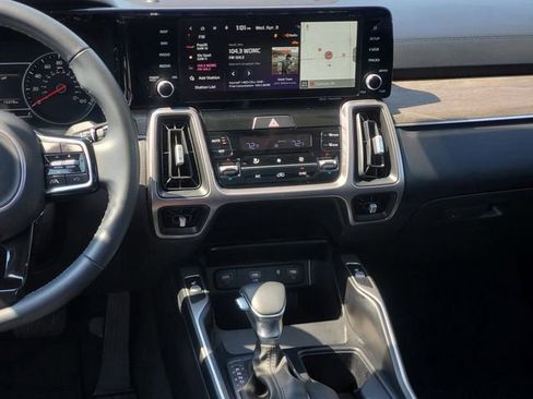 Used 2023 Kia Sorento S w/ Panoramic Sunroof Package AWD/4WD image 34