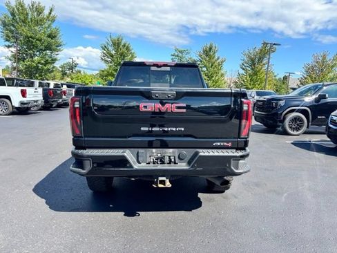 Used 2024 GMC Sierra 2500 AT4 w/ AT4 Premium Plus Package AWD/4WD image 7