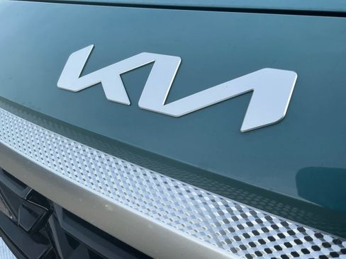 Used 2024 Kia Seltos EX image 17