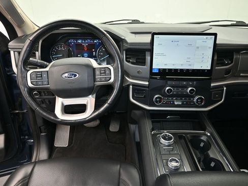 Used 2022 Ford Expedition XLT image 16
