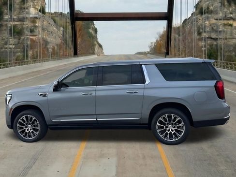 New 2026 GMC Yukon XL Denali w/ Sun & Power Step Package AWD/4WD image 5
