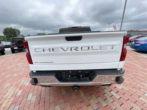 Used 2021 Chevrolet Silverado 1500 LT AWD/4WD image 32