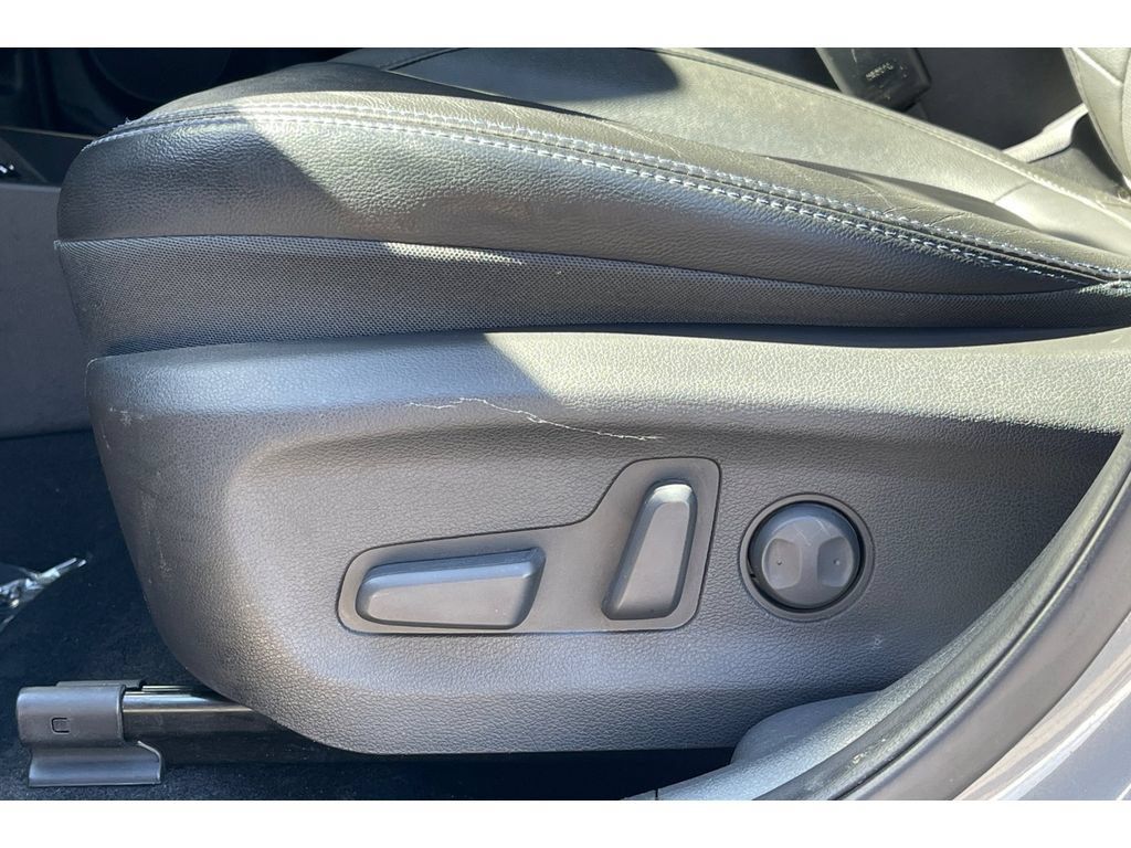 Used 2023 Hyundai Kona Limited FWD image 14